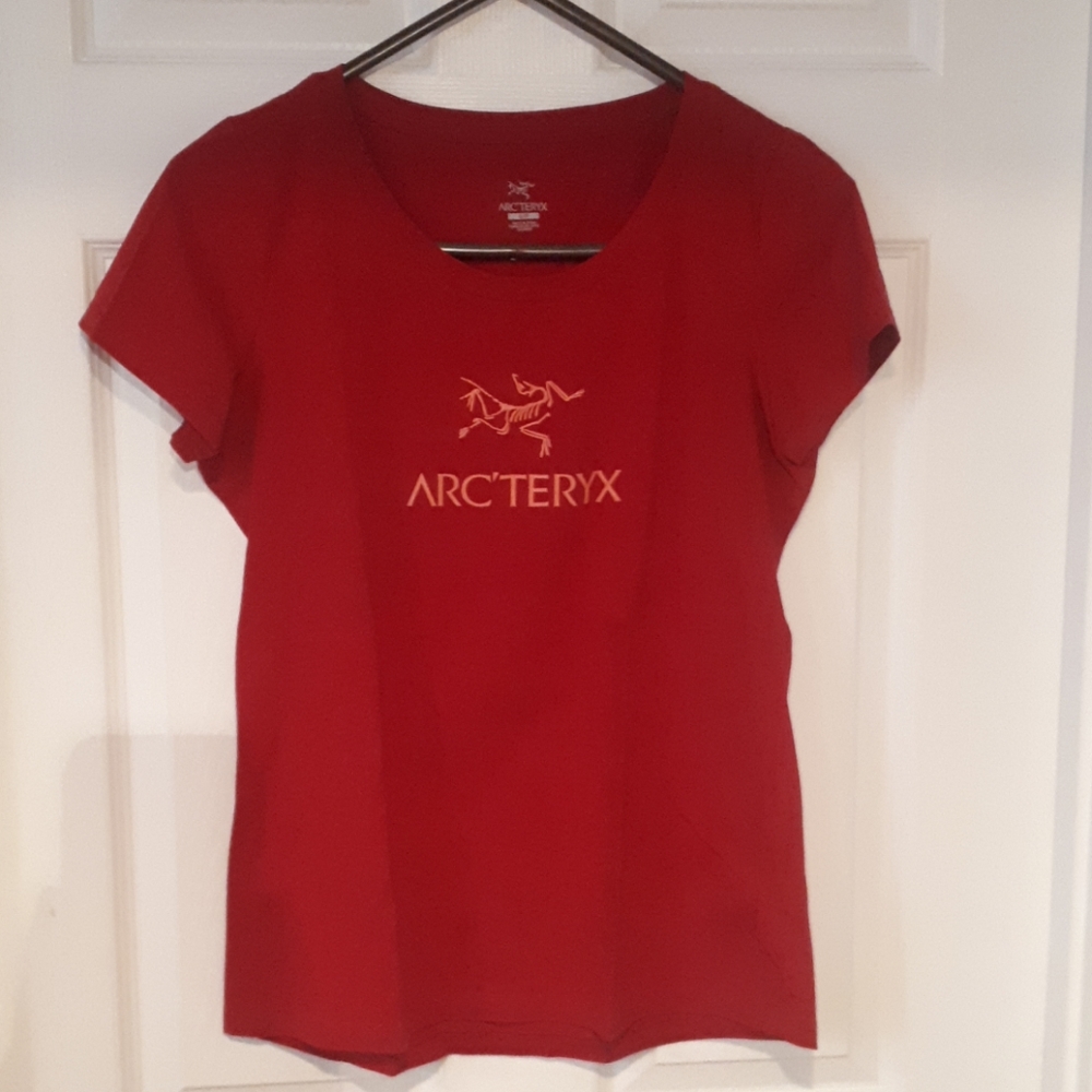 Arcteryx pink/fushia t shirt